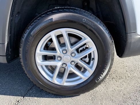 Used 2025 Jeep Grand Cherokee L Laredo w/ Luxury Tech Group I image 35