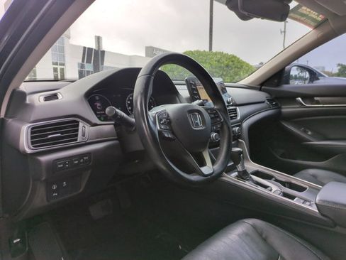 Used 2018 Honda Accord Touring image 10
