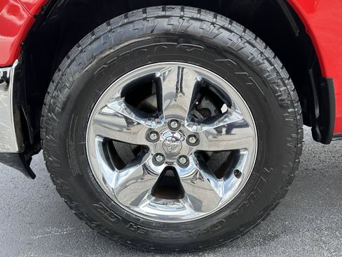 Used 2020 RAM 1500 Classic SLT AWD/4WD image 69