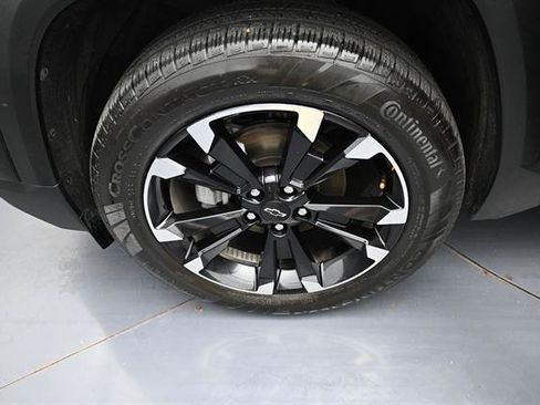 Used 2025 Chevrolet Equinox RS FWD image 21