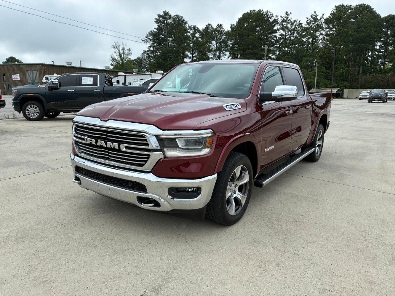 Used 2019 RAM 1500 Laramie AWD/4WD image 2