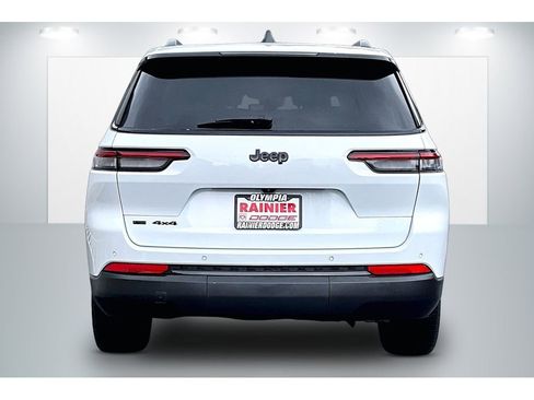 Used 2023 Jeep Grand Cherokee L Laredo AWD/4WD image 4