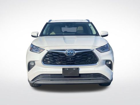Used 2022 Toyota Highlander Limited AWD/4WD image 2