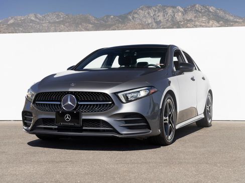 Used 2022 Mercedes-Benz A 220 image 1