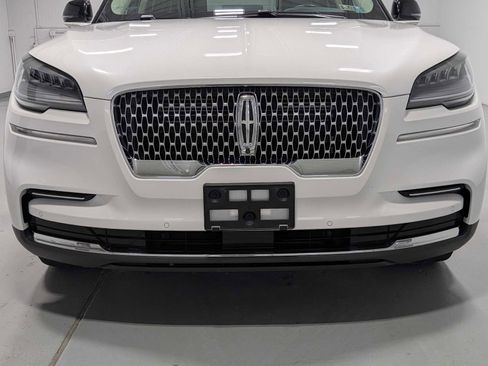 Used 2023 Lincoln Aviator Reserve w/ Elements Package Plus image 2