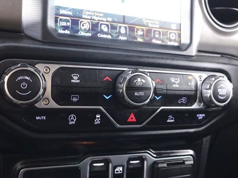 Used 2022 Jeep Wrangler Unlimited Sport AWD/4WD image 23