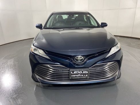 Used 2018 Toyota Camry XLE FWD image 5