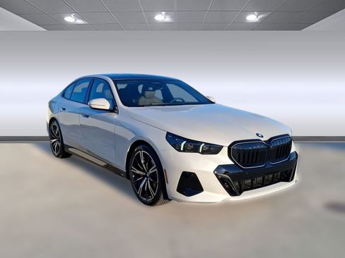 New 2026 BMW 540i xDrive w/ M Sport Package image 7