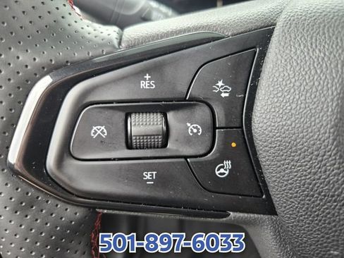 Used 2025 Chevrolet Trax RS w/ Sunroof Package FWD image 27