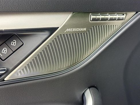 Certified 2025 Jaguar F-PACE R-Dynamic S image 22