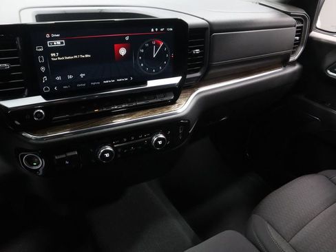 Used 2023 GMC Sierra 1500 SLE image 31