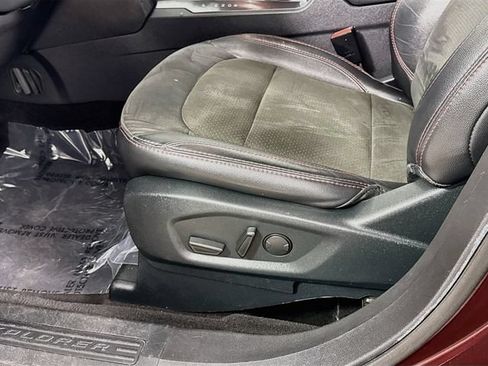 Used 2019 Ford Explorer XLT w/ Equipment Group 202A AWD/4WD image 19