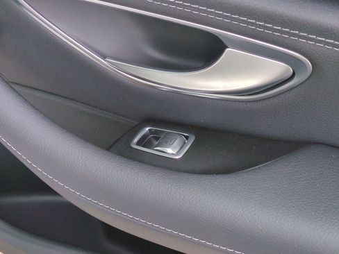 Used 2019 Mercedes-Benz E 300 image 36