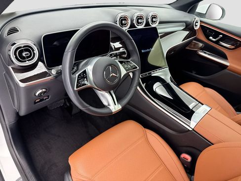 Certified 2026 Mercedes-Benz GLC 300 4MATIC image 9