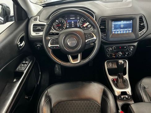 Used 2018 Jeep Compass Latitude w/ Popular Equipment Group FWD image 10