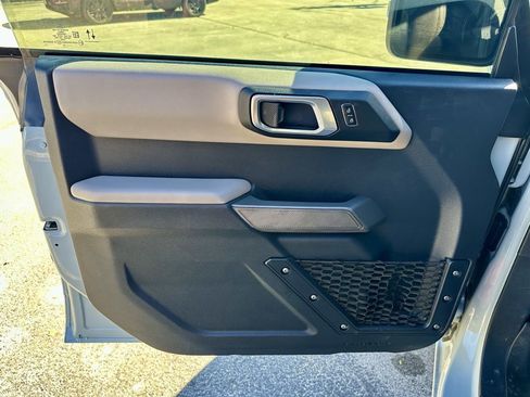 Used 2023 Ford Bronco Wildtrak image 29