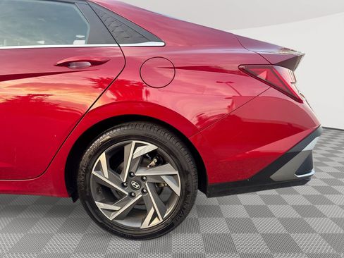 Used 2025 Hyundai Elantra SEL FWD image 29