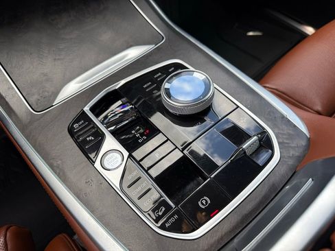 Certified 2024 BMW X7 xDrive40i image 19