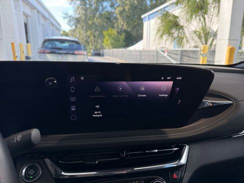 Used 2025 Buick Envista Sport Touring image 21