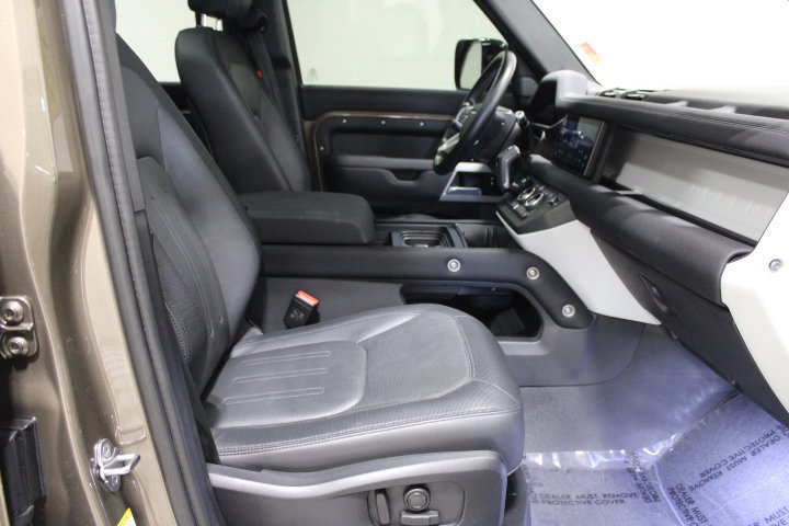 Used 2021 Land Rover Defender 110 X-Dynamic SE AWD/4WD image 26