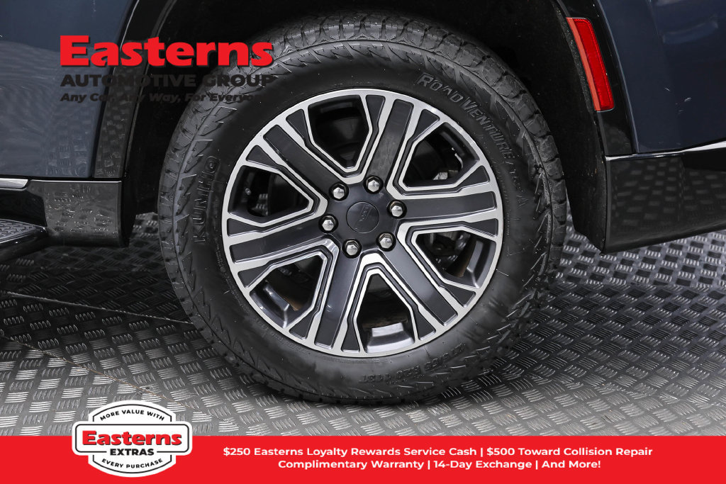 Used 2024 Jeep Wagoneer Series II AWD/4WD image 9