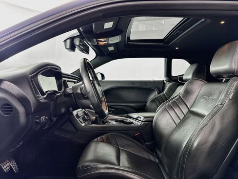 Used 2016 Dodge Challenger SRT Hellcat RWD image 20