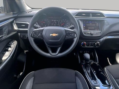 Used 2023 Chevrolet TrailBlazer LT FWD image 5
