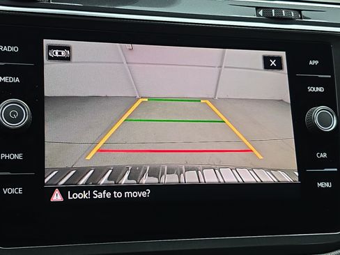 Certified 2022 Volkswagen Tiguan SE w/ Panoramic Sunroof Package image 23