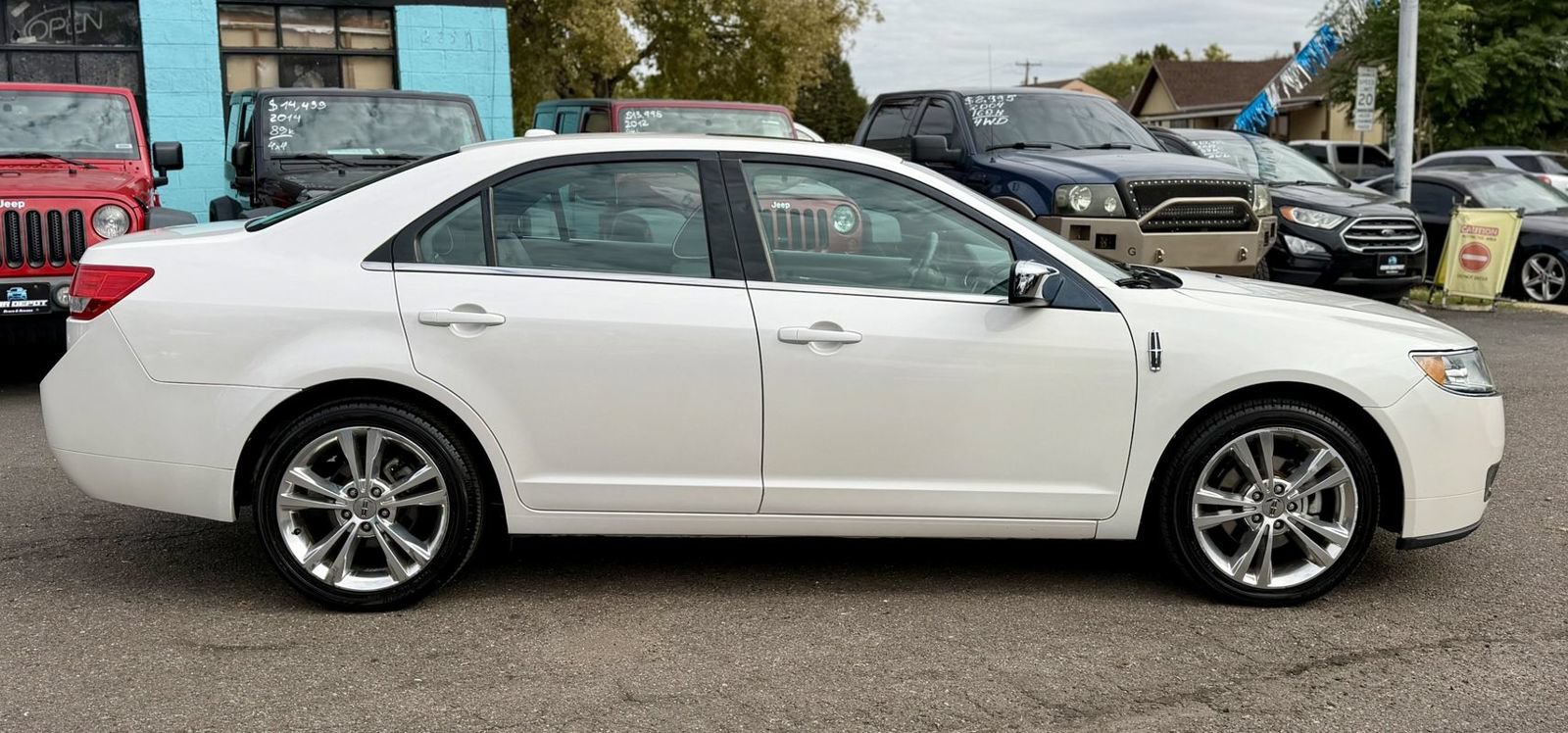 Used 2010 Lincoln MKZ AWD image 2