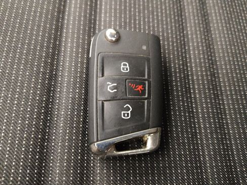 Used 2022 Volkswagen Tiguan S image 32