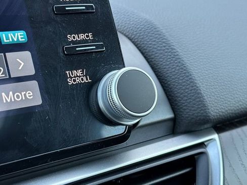 Used 2022 Honda Accord EX-L image 32