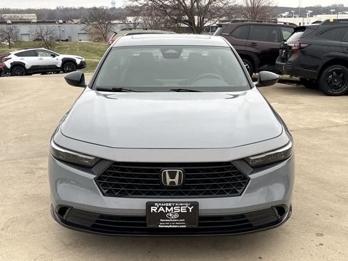 Used 2023 Honda Accord Sport image 9