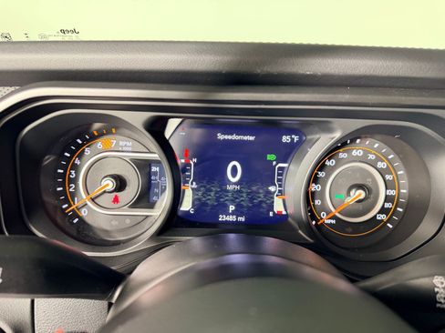 Used 2024 Jeep Wrangler Unlimited Rubicon AWD/4WD image 22