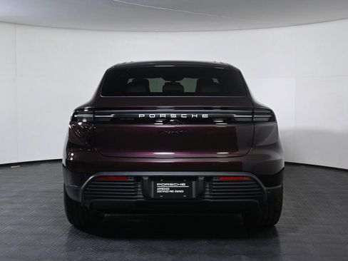 Certified 2025 Porsche Macan 4S Electric image 6