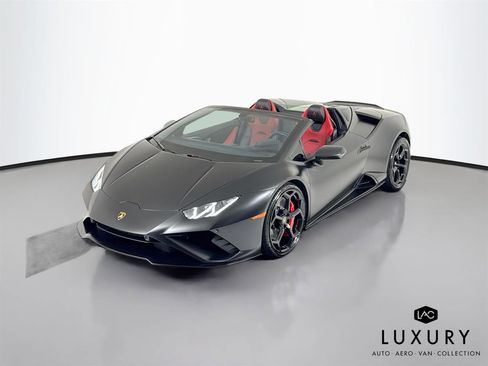 Used 2023 Lamborghini Huracan EVO image 3