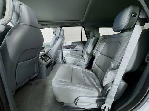 Used 2020 Lincoln Navigator Reserve w/ Luxury Package image 30
