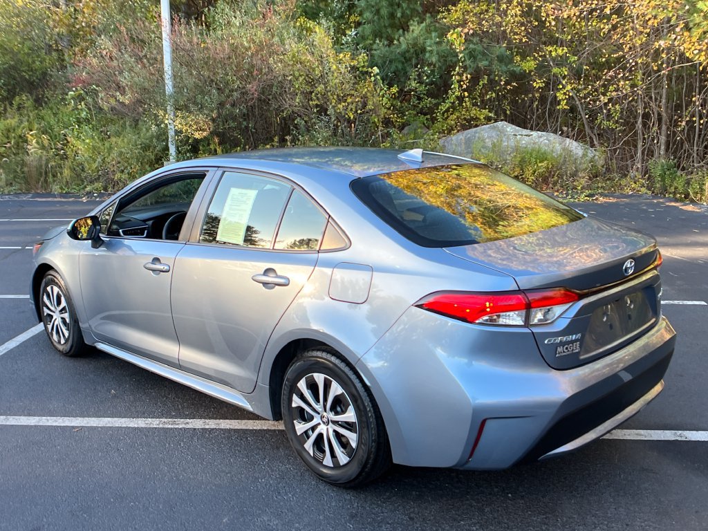 Used 2022 Toyota Corolla LE FWD image 3