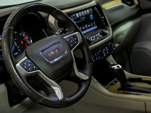 Used 2018 GMC Acadia Denali w/ Technology Package AWD/4WD image 18