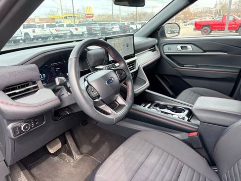 Used 2025 Ford Explorer ST-Line image 22