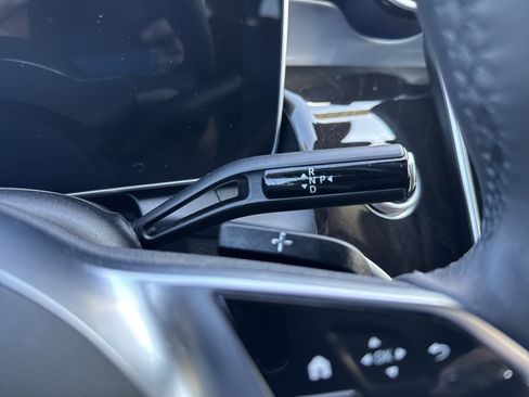 Used 2025 Mercedes-Benz GLC 300 4MATIC image 18