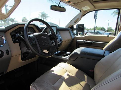 Used 2015 Ford F250 Lariat w/ Lariat Ultimate Package AWD/4WD image 9