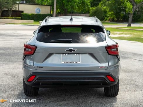 New 2026 Chevrolet Trax RS w/ Sunroof Package FWD image 7