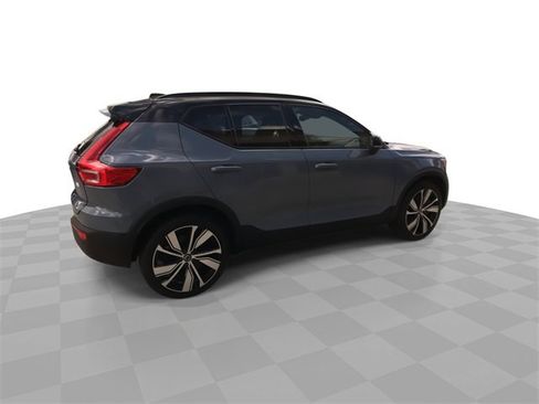 Used 2021 Volvo XC40 P8 Recharge w/ Advanced Package image 15