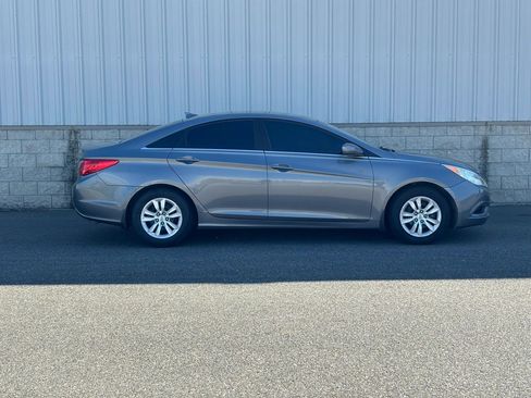 Used 2012 Hyundai Sonata GLS image 2