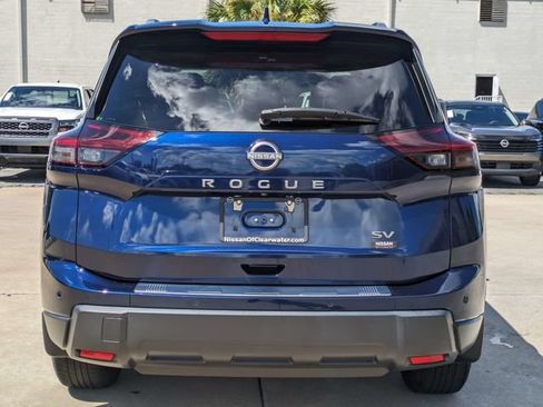 Used 2024 Nissan Rogue SV w/ SV Premium Package FWD image 6