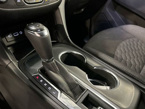 Used 2019 Chevrolet Equinox LT FWD image 19