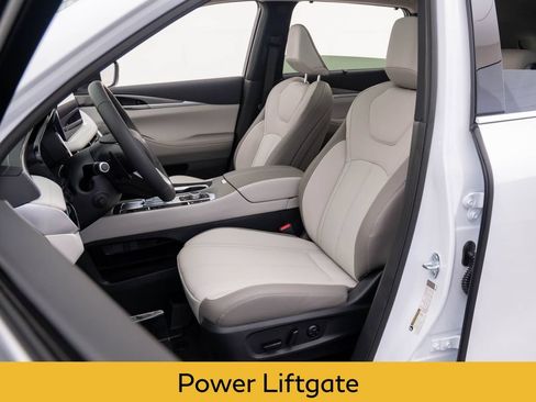 Certified 2026 INFINITI QX60 Luxe w/ Cargo Package AWD/4WD image 18