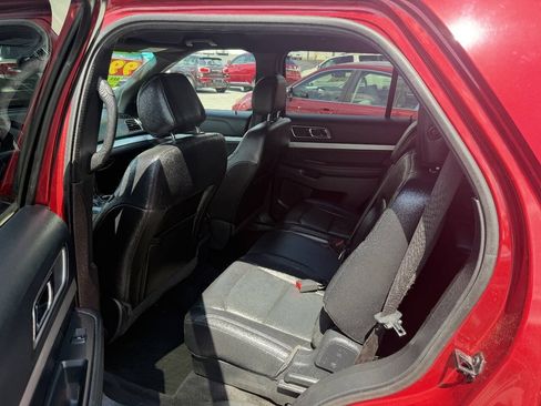Used 2016 Ford Explorer XLT w/ Equipment Group 202A AWD/4WD image 8