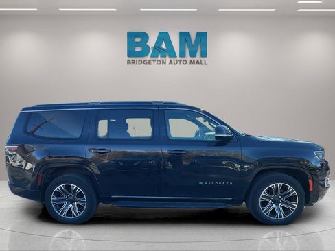 Used 2023 Jeep Wagoneer Series II image 8