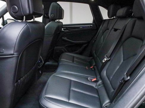 Certified 2025 Porsche Macan image 21